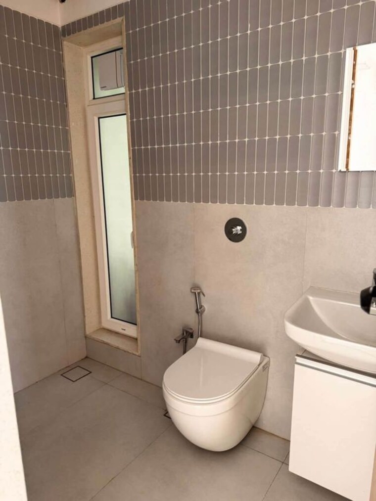 Bathroom, chembur 2 Bedroom 760 Sq.Ft. Apartment In Chembur Mumbai 10775386