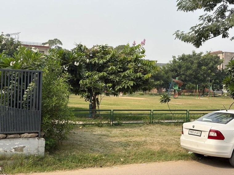 Garden, aerocity 5 Bedroom 6000 Sq.Ft. Independent House In Aerocity Mohali 10775505