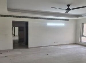 Room in 4 BHK Apartment at SAS Shalimar Grand, Butler Colony – for Sale
