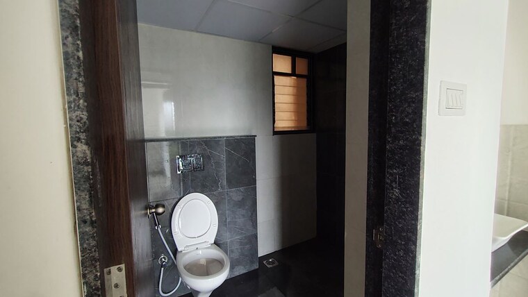 Bathroom, shapoorji-pallonji-joyville-hadapsar-annexe 2.5 Bedroom 815 Sq.Ft. Apartment In Hadapsar Pune 10775528