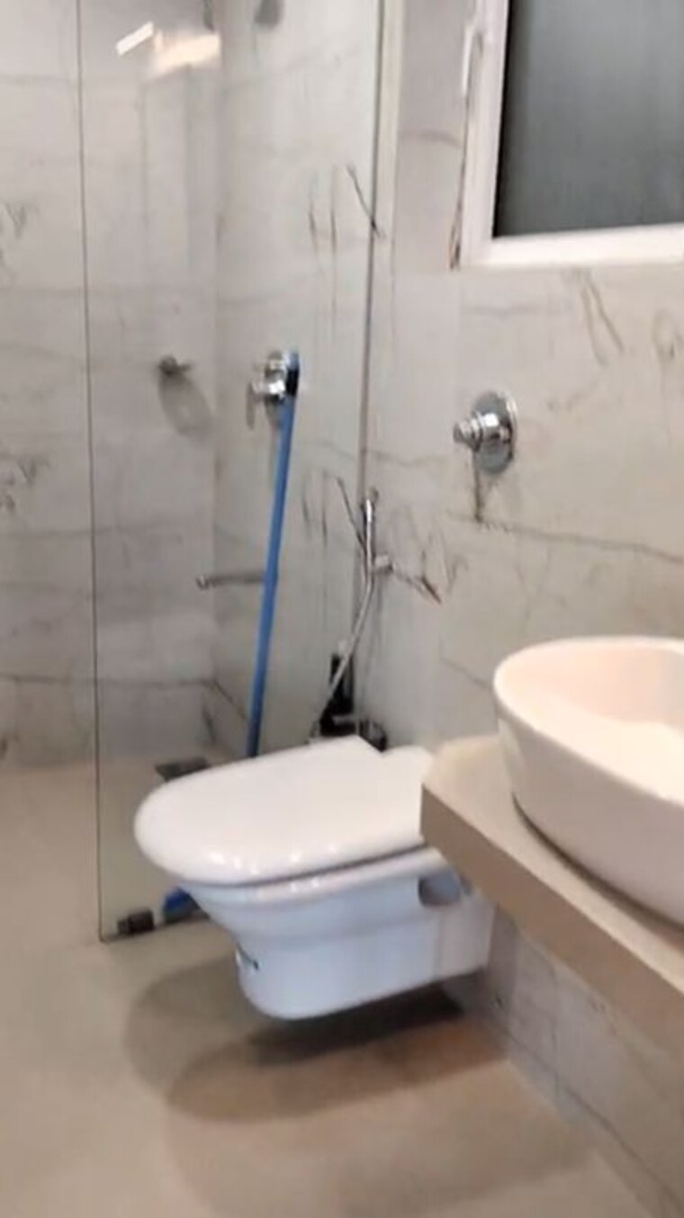 Bathroom, chembur 2 Bedroom 730 Sq.Ft. Apartment In Chembur Mumbai 10775542