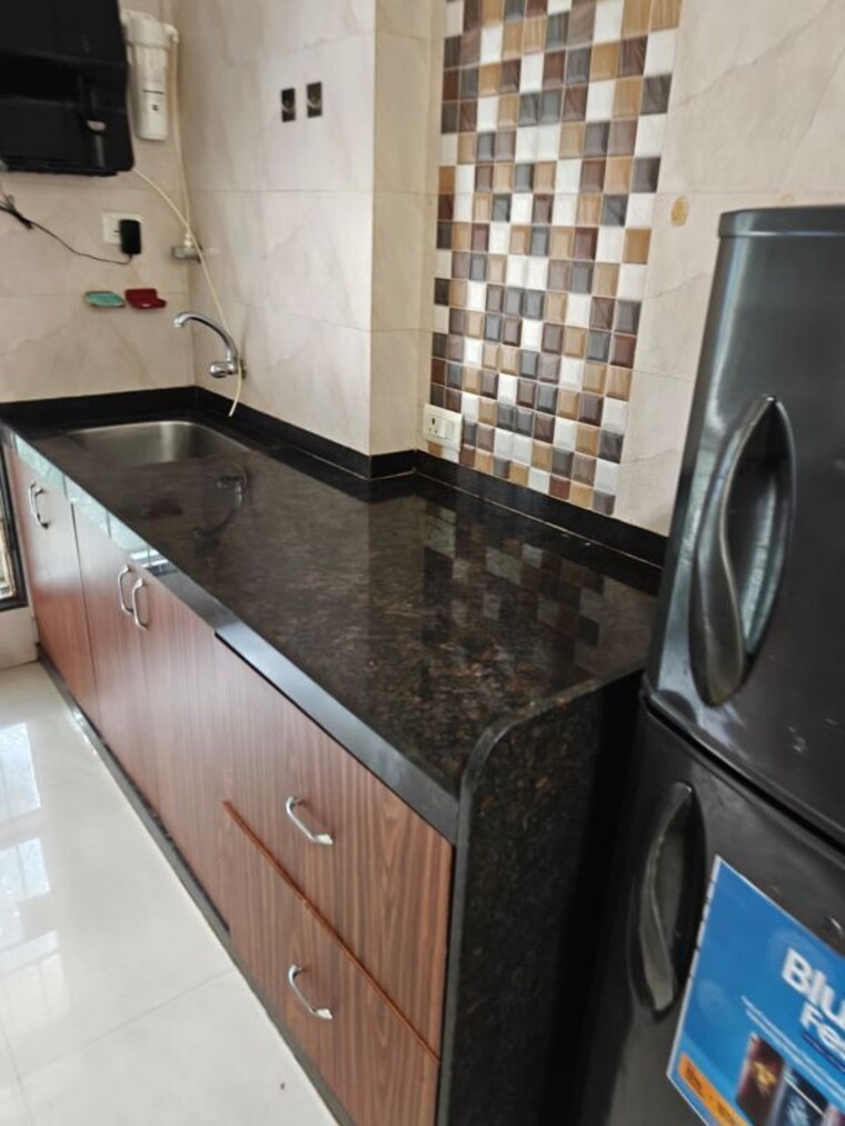 Kitchen, sindhi-society 2 Bedroom 740 Sq.Ft. Apartment In Chembur Mumbai 10775549