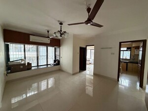 Room in 2 BHK Apartment at Santacruz West – for Rent