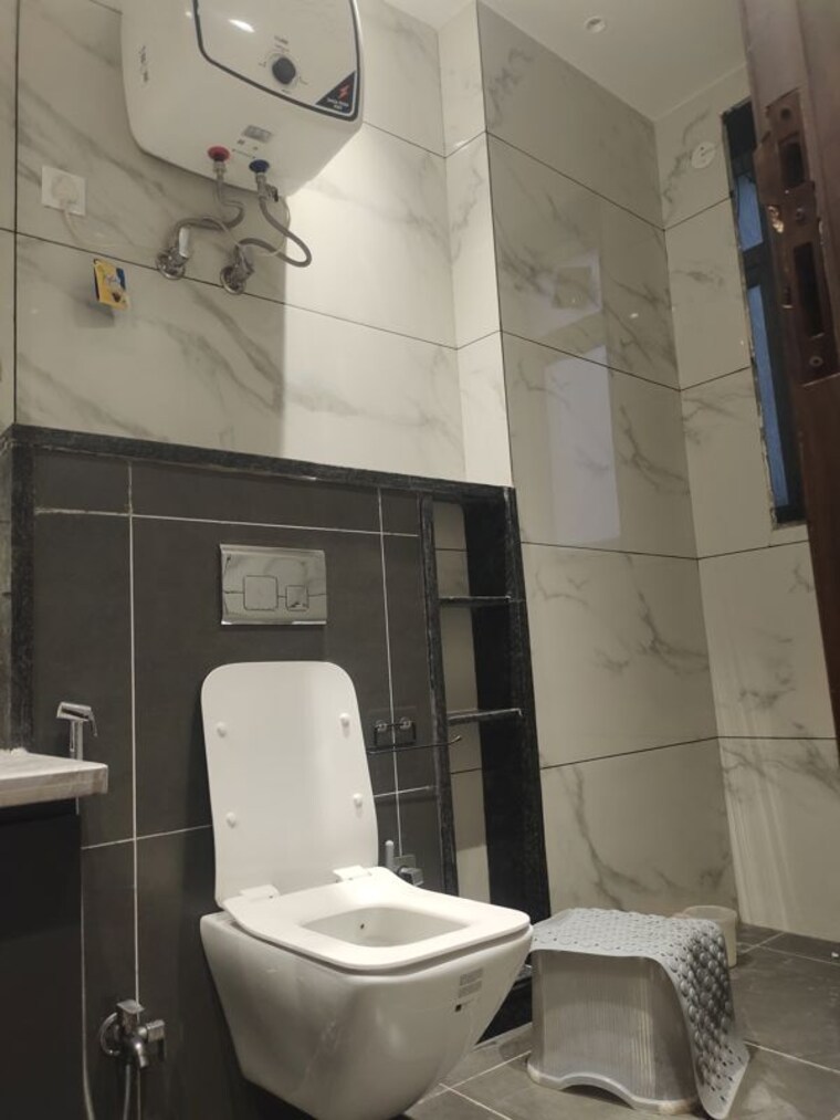 Kitchen, east of kailash 3 Bedroom 2000 Sq.Ft. Builder Floor In East Of Kailash Delhi 10775569