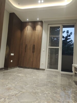 Furnished Amenities in 3 BHK Builder Floor at East Of Kailash – for Rent