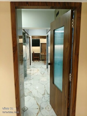 Room in 2 BHK Apartment at Santacruz West – for Rent
