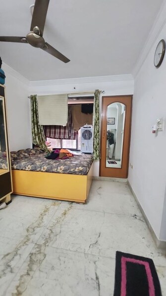 1 BHK +Apartment For Sale in Kisna Apartment in Santacruz East, Mumbai