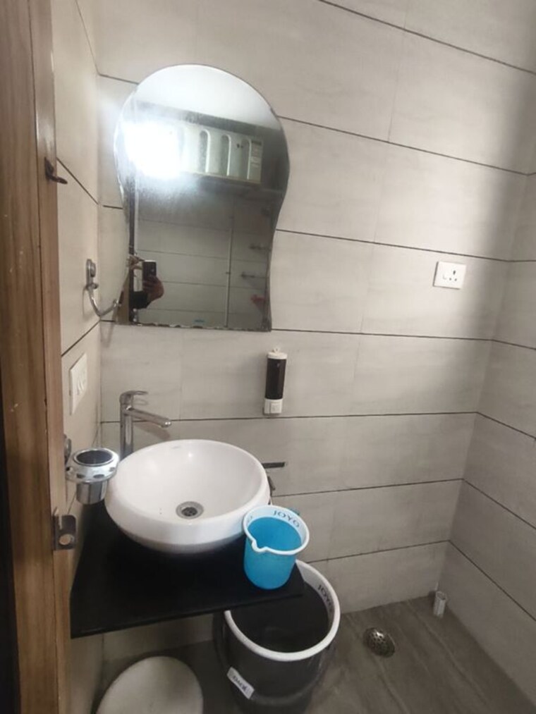 Bathroom, kakkad-madhuban 2 Bedroom 960 Sq.Ft. Apartment In Balewadi Pune 10775661