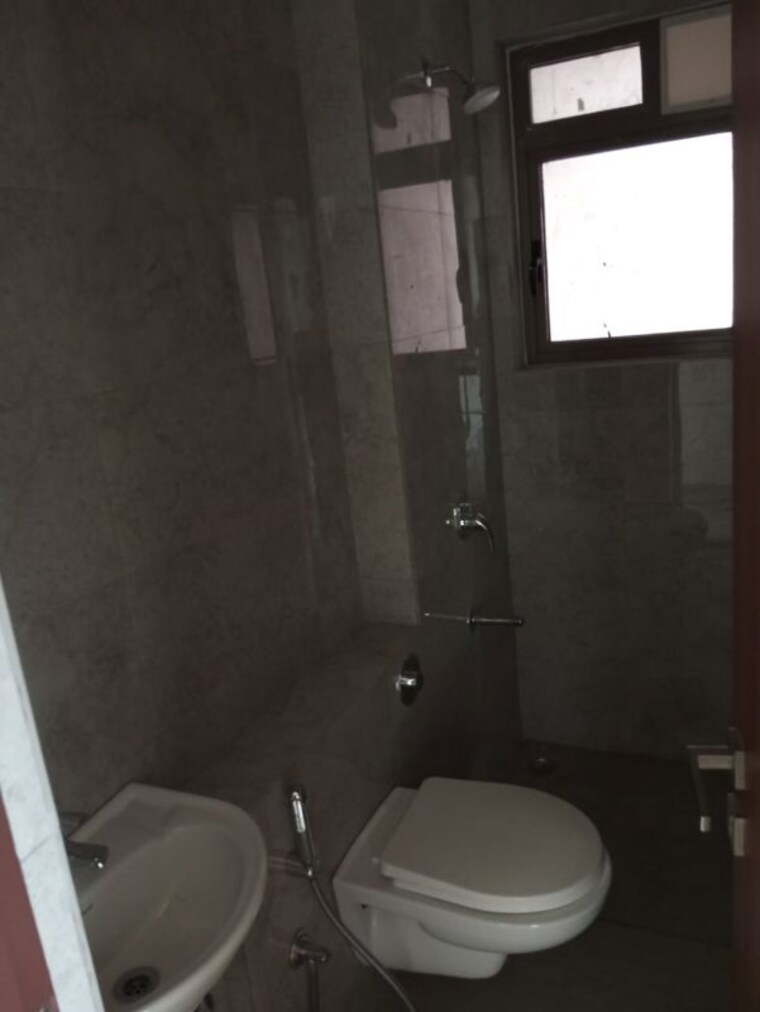 Bathroom, sheth-auris-bliss 2 Bedroom 600 Sq.Ft. Builder Floor In Malad West Mumbai 10775688