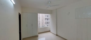 Room in 3.5 BHK Apartment at Sector 107 – for Rent