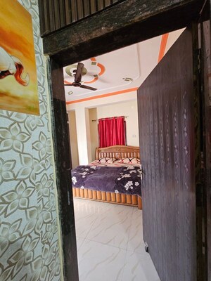 Bedroom in 2 BHK Apartment at Sarai Nandan – for Rent