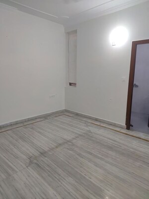 Furnished Amenities in 3.5 BHK Builder Floor at RWA Apartments Sector 40, Sector 40 – for Rent