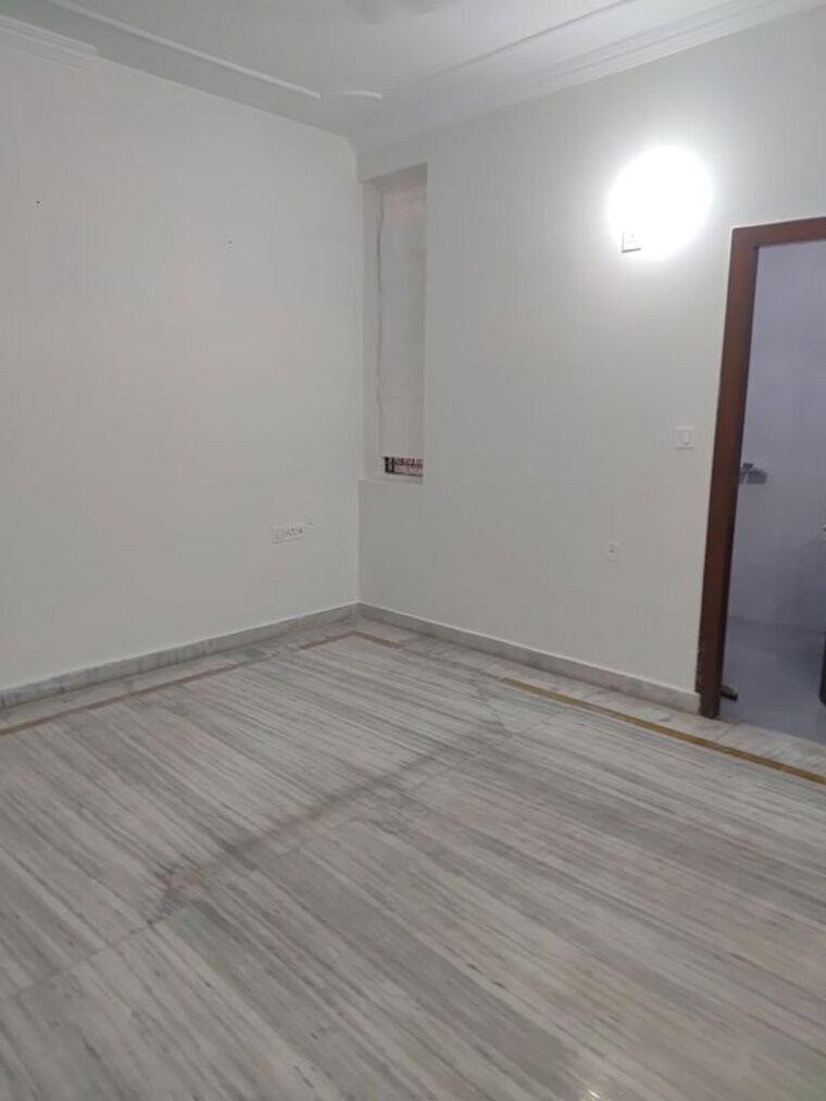 undefined, rwa-apartments-sector-40 3.5 Bedroom 200 Sq.Mt. Builder Floor In Sector 40 Noida 10775727