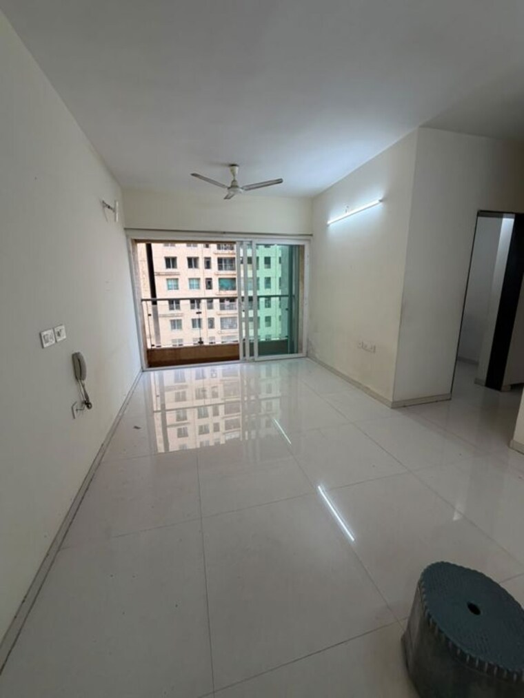 Living Room, damji-shamji-mahavir-milestone 3 Bedroom 960 Sq.Ft. Apartment In Vasant Vihar Thane 10775724
