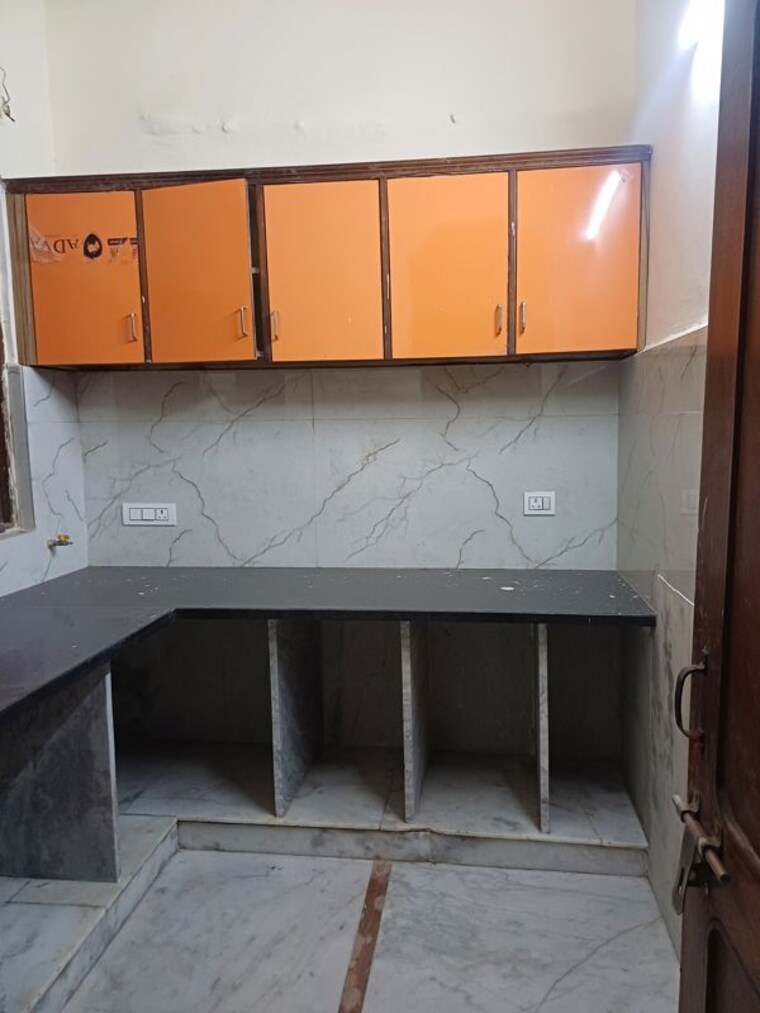 Kitchen, laxmi nagar 3 Bedroom 150 Sq.Yd. Builder Floor In Laxmi Nagar Delhi 10773568