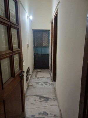  3 BHK Builder Floor at Laxmi Nagar – for Rent