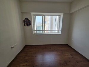 Room in 2.5 BHK Apartment at Lodha Aurum, Kanjurmarg East – for Rent