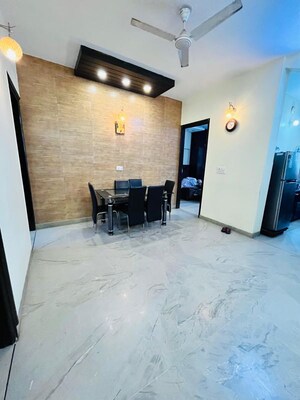 Room in 3 BHK Builder Floor at Palam Vihar – for Rent