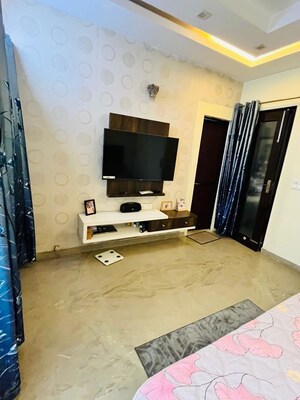 Bedroom in 3 BHK Builder Floor at Palam Vihar – for Rent