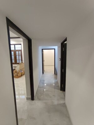 Room in 2 BHK Independent House at Jankipuram Extension – for Sale