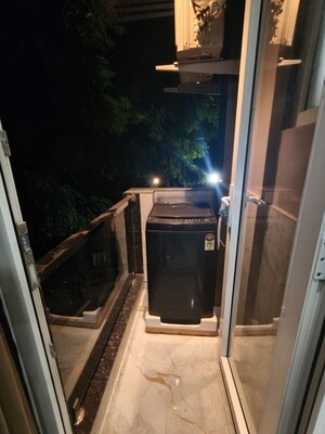 Balcony in 1 BHK Builder Floor at Sector 42 – for Rent