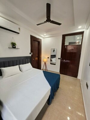 Team Area in 1 BHK Builder Floor at Sushant Lok I – for Rent