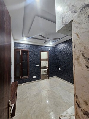 Bedroom in 3 BHK Apartment at Shiva Motia Huys, Pir Machalla – for Rent