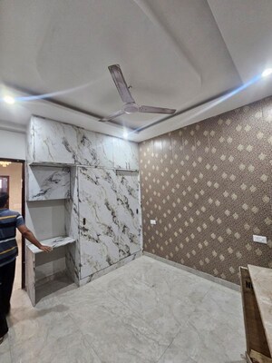 Bathroom in 3 BHK Apartment at Shiva Motia Huys, Pir Machalla – for Rent