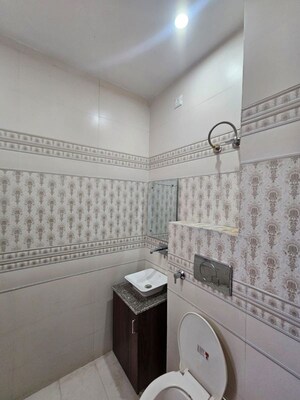 Bathroom in 3 BHK Apartment at Shiva Motia Huys, Pir Machalla – for Rent