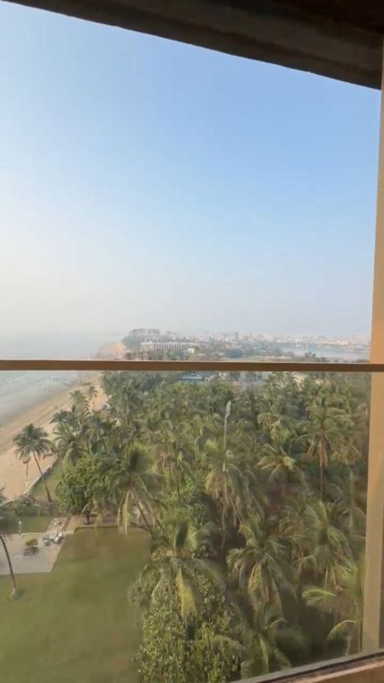 Swimming Pool, k-raheja-maestro 4 Bedroom 2800 Sq.Ft. Apartment In Juhu Mumbai 10775881