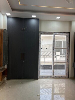 Room in 3 BHK Builder Floor at Palam Vihar – for Rent