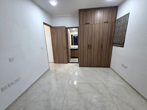 Room in 3 BHK Apartment at Godrej Urban Park, Chandivali – for Rent
