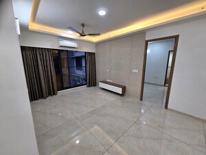 Room in 3 BHK Apartment at Godrej Urban Park, Chandivali – for Rent