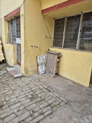 1.5 BHK Apartment – Entrance View at Mayur Vihar - for Rent