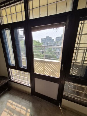 Balcony in 3.5 BHK Apartment at Vasant Apartment Mayur Vihar, Mayur Vihar 1 – for Sale