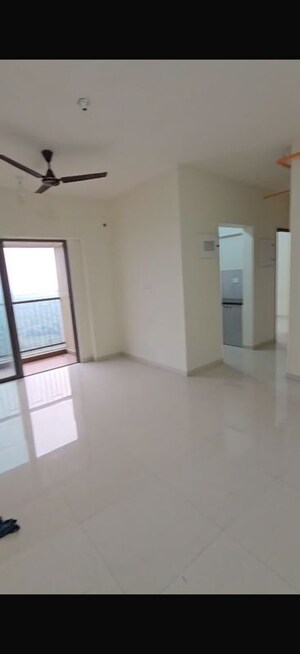 Room in 3 BHK Apartment at Kalpataru Srishti Namaah, Mira Road – for Rent