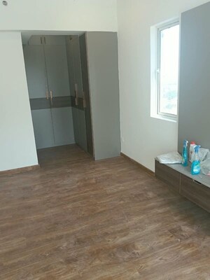 Room in 3 BHK Apartment at Godrej Air Sector 85, Sector 85 – for Rent