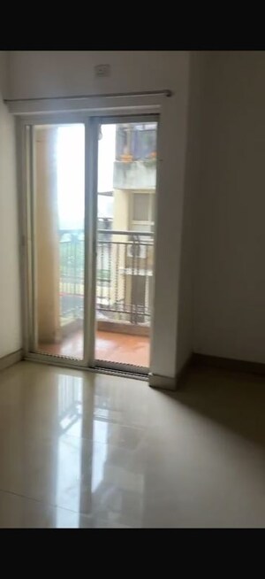 Room in 2 BHK Apartment at DB Orchid Ozone, Dahisar East – for Rent