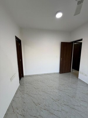 Room in 1 BHK Apartment at Omkar Apartment Malad East, Malad East – for Rent