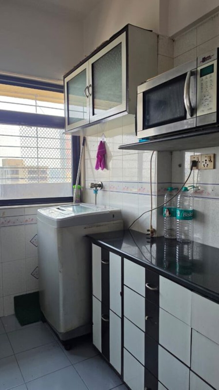 Kitchen, veera desai road 3 Bedroom 1300 Sq.Ft. Apartment In Veera Desai Road Mumbai 10776105
