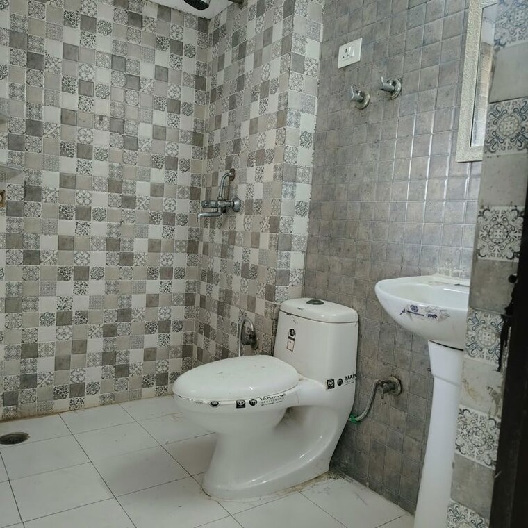 Bathroom, gardenia-gateway 3 Bedroom 1595 Sq.Ft. Apartment In Sector 75 Noida 10776121