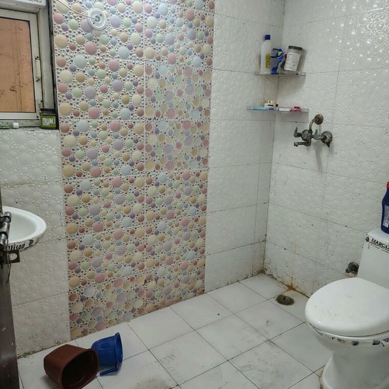 Bathroom, gardenia-gateway 3 Bedroom 1595 Sq.Ft. Apartment In Sector 75 Noida 10776121