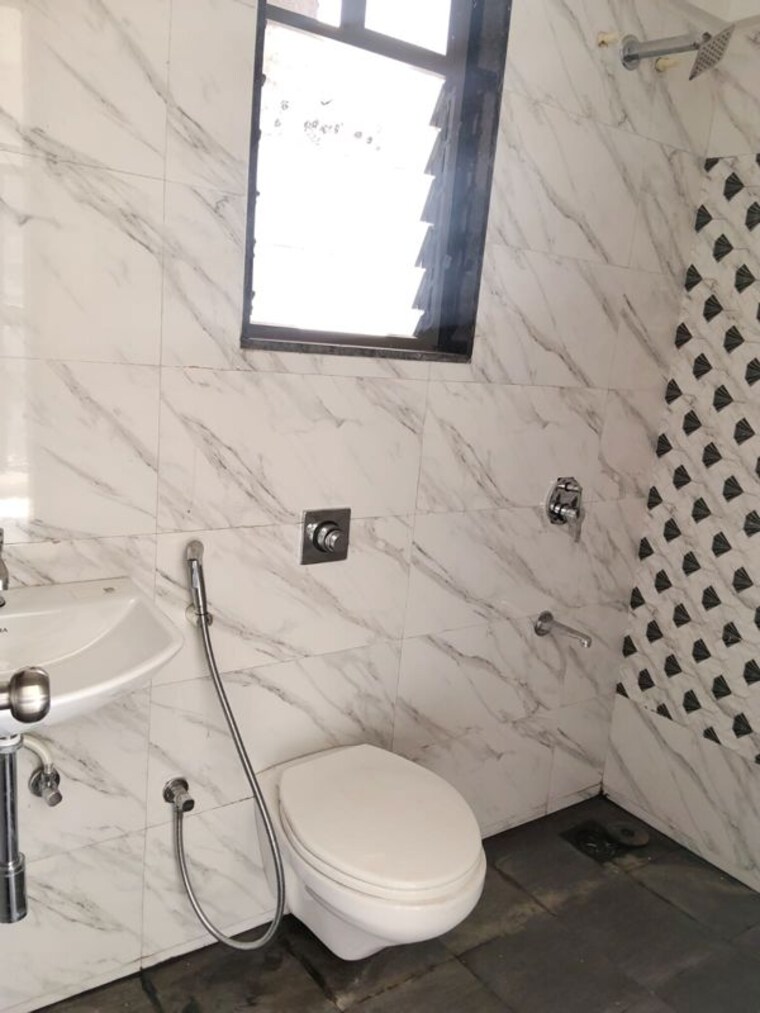 Bathroom, uk-iridium 1 Bedroom 410 Sq.Ft. Apartment In Kandivali East Mumbai 10776148