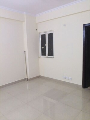 Room in 3 BHK Apartment at Aims Golf City, Sector 75 – for Rent