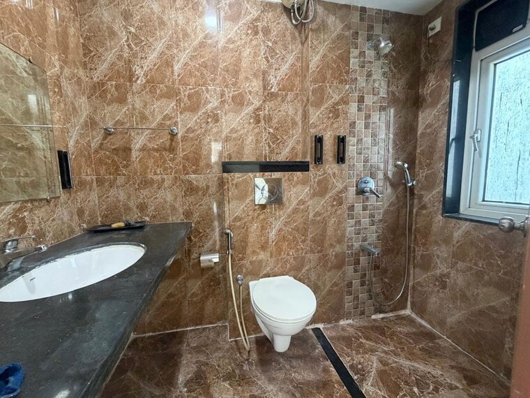 Bathroom, morya-landmark-2 Commercial Office Space 2000 Sq.Ft. In Andheri West Mumbai 10776254