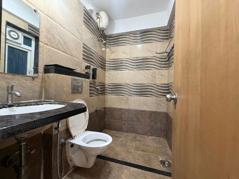 Bathroom, morya-landmark-2 Commercial Office Space 2000 Sq.Ft. In Andheri West Mumbai 10776254