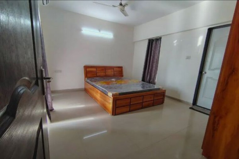 Master Bedroom, la-gloriosa-apartment 2 Bedroom 910 Sq.Ft. Apartment In Kalyani Nagar Pune 10776402