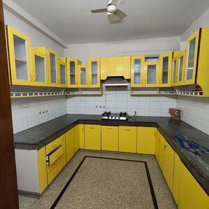 Kitchen in 2 BHK Builder Floor at Sector 40 – for Rent