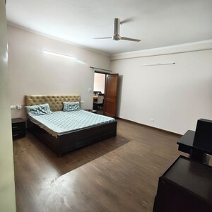 Bedroom in 2 BHK Builder Floor at Sector 40 – for Rent