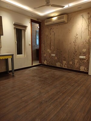 Room in 3 BHK Builder Floor at Greater Kailash ii – for Rent
